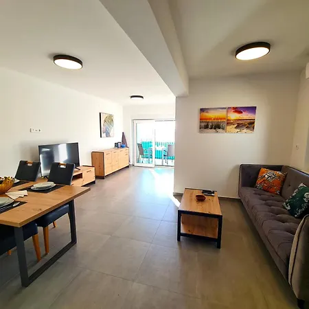 Apartment Mistral A *