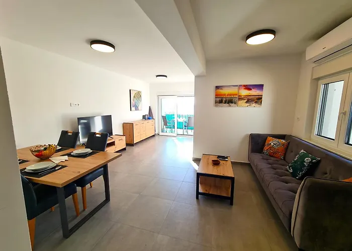 Appartement Mistral A *